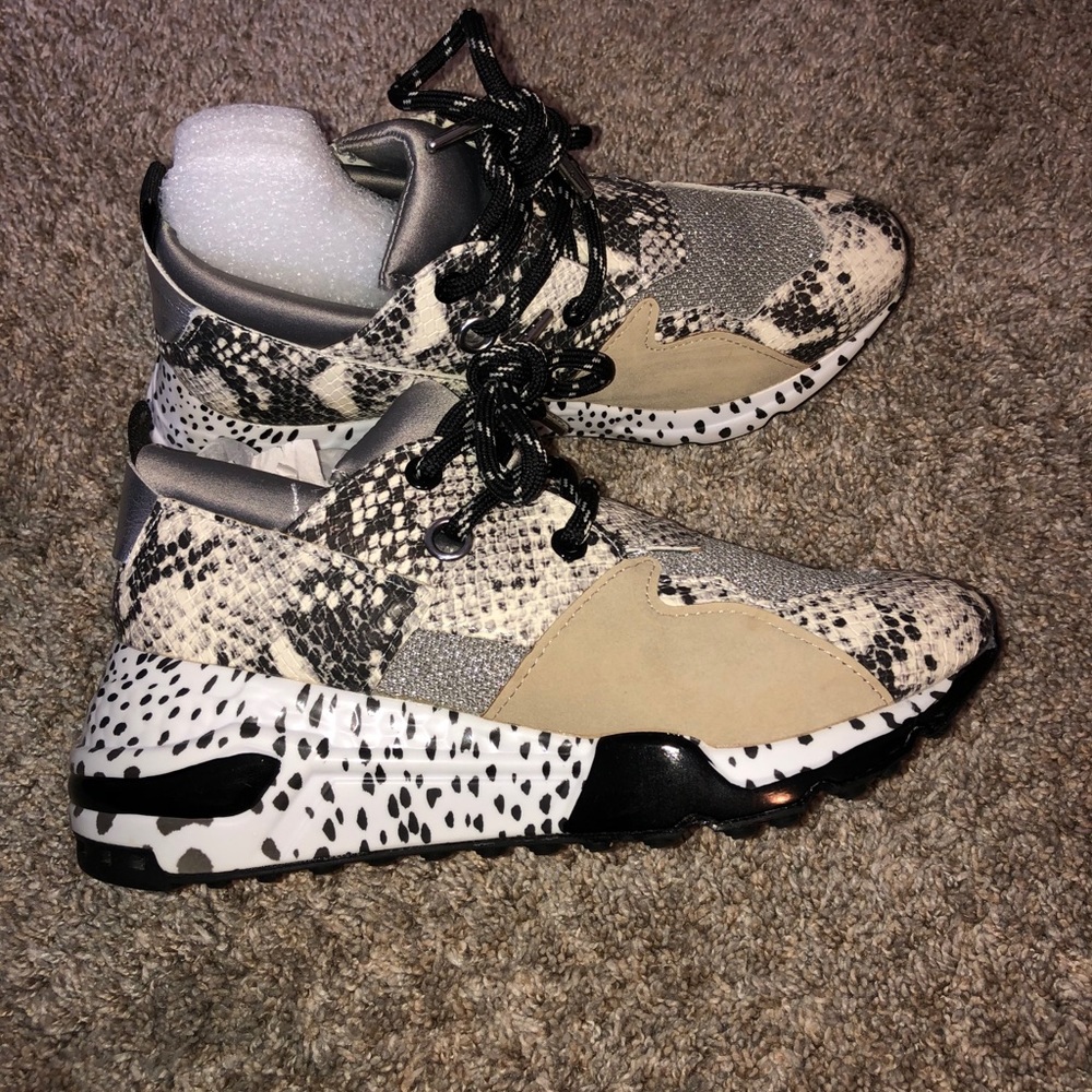 Steve Madden sneakers
